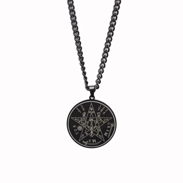 Collier amulette Pentagramme de Salomon en acier inoxydable noir, symbole de protection spirituelle avec gravure précise inspirée de la Kabbale.