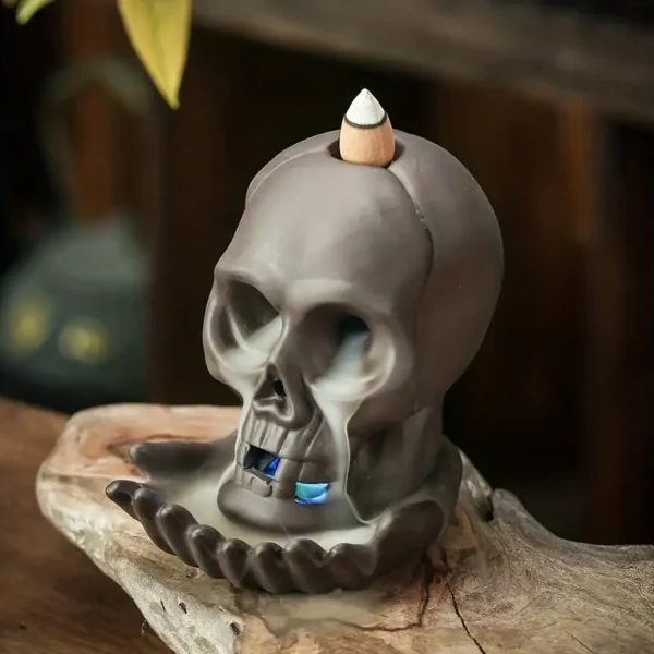 Brûleur d'encens à reflux en forme de crâne avec cône d'encens, diffuseur de fumée LED pour ambiance mystique