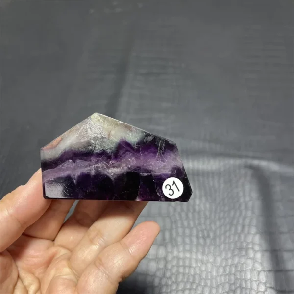 Cristal de quartz arc-en-ciel en fluorite naturelle, forme unique de couleur violette et blanche, numéro 31.