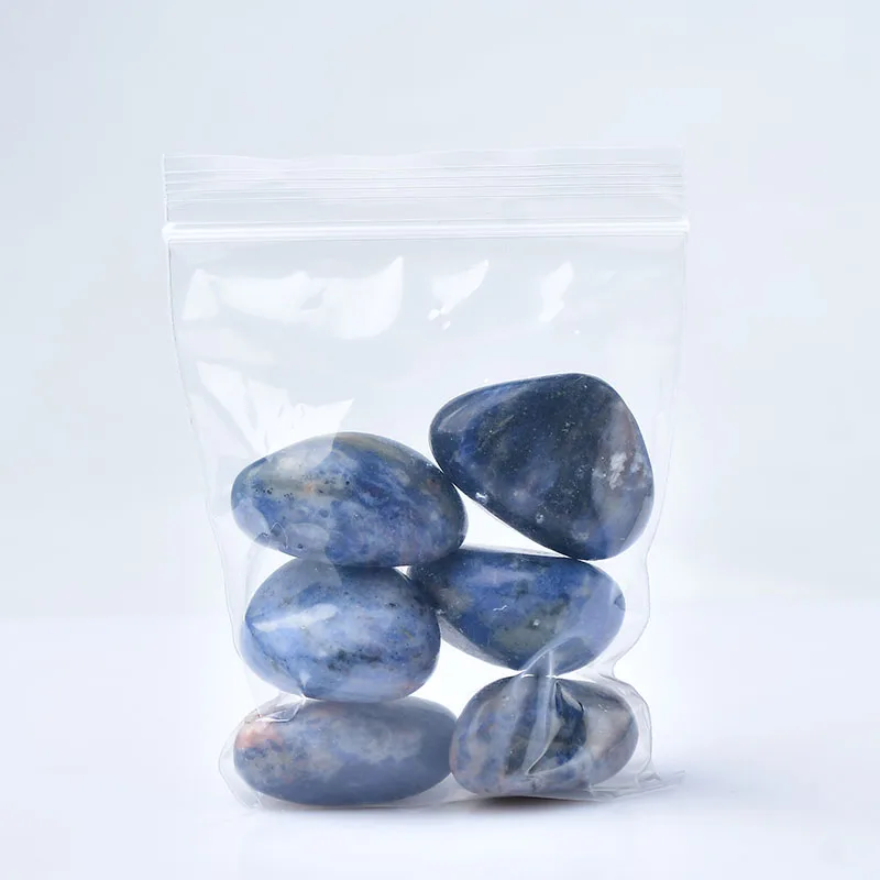 Pierres roulées en sodalite bleue naturelle dans un sachet transparent, cristaux pour méditation et décoration