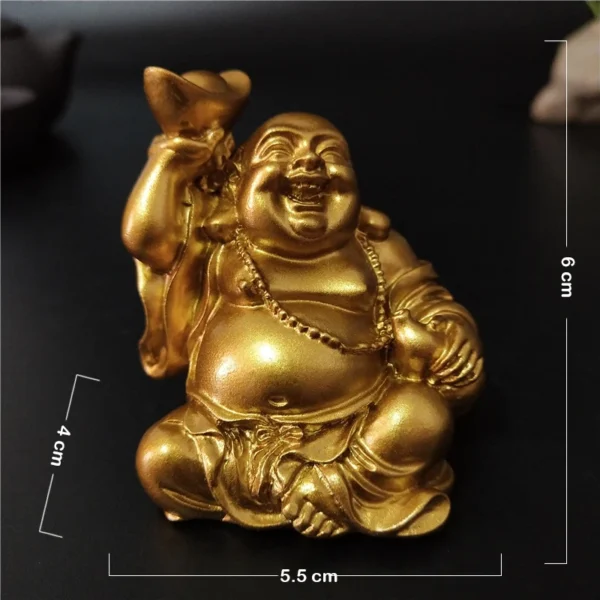 Statue de Bouddha Rieur Maitreya en résine dorée, dimensions 6 cm de hauteur, 5,5 cm de largeur et 4 cm de profondeur.