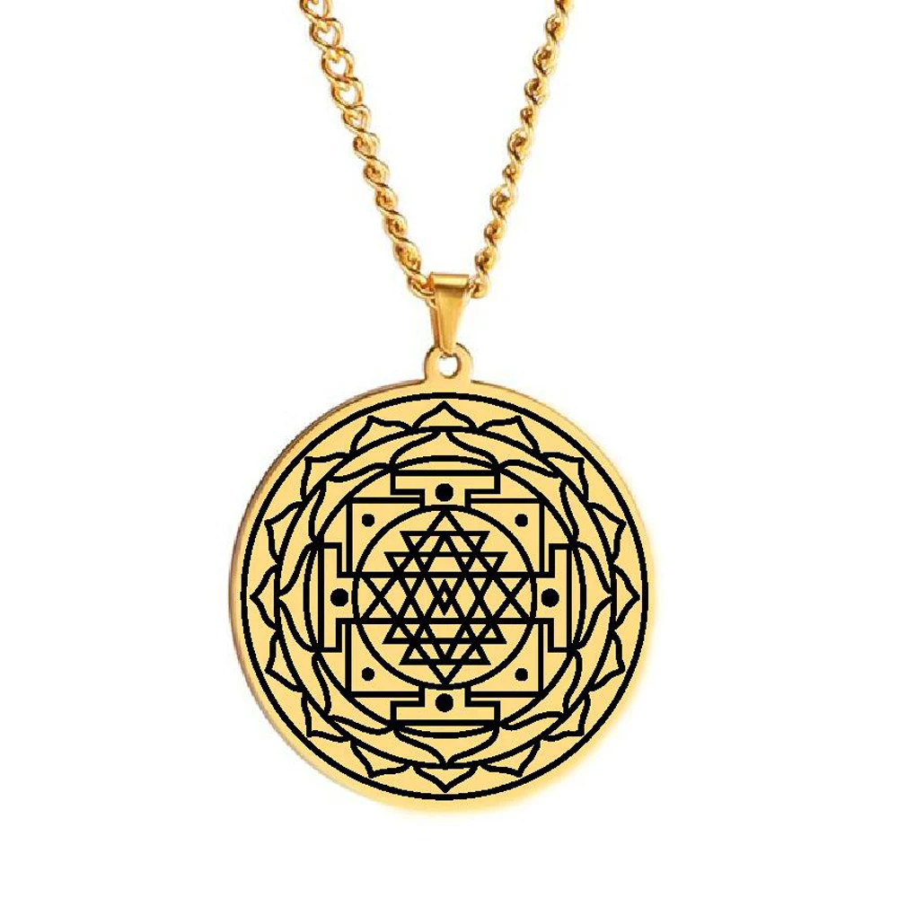 talisman-sri-yantra-chakra-oeil-de-shiva-dore-acier-inoxydable. Pendentif Talisman Sri Yantra en acier inoxydable doré, symbole de prospérité, harmonie spirituelle et énergie positive.